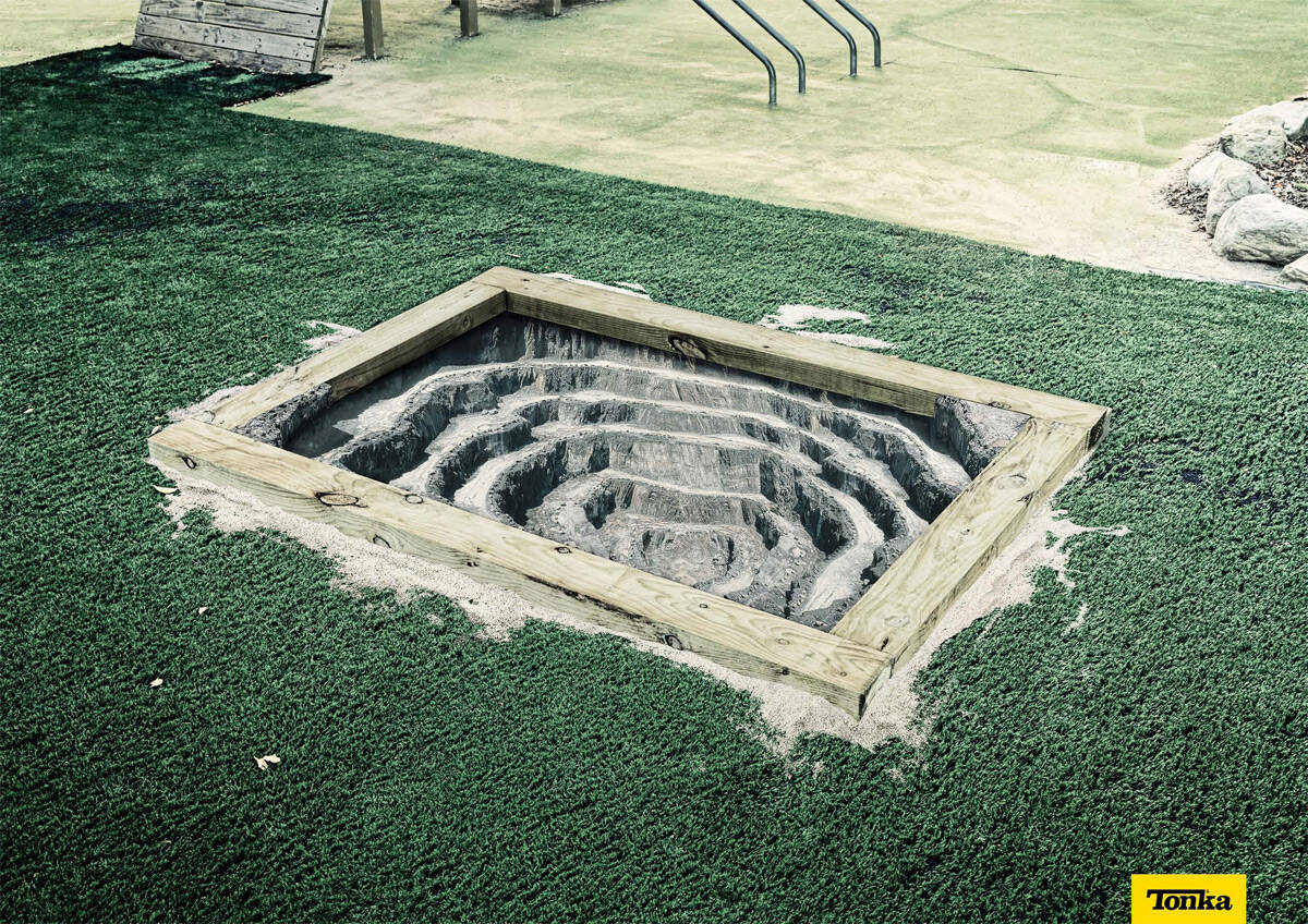 OPEN CUT SANDPIT