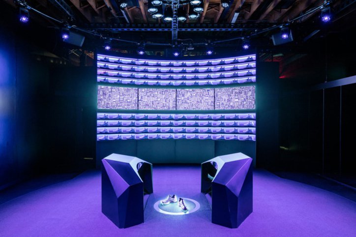 LIVE DESIGN