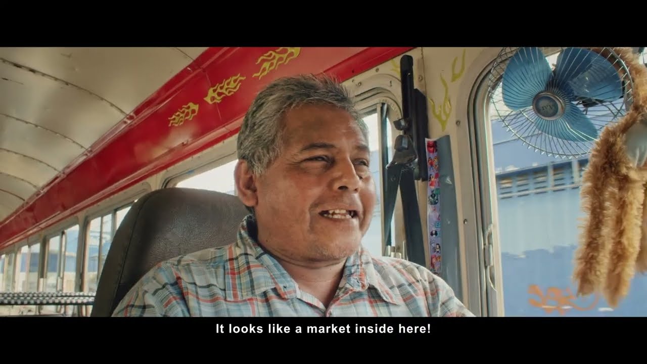 THE FIRST CAR SHOWROOM INSIDE A BUS - image 1