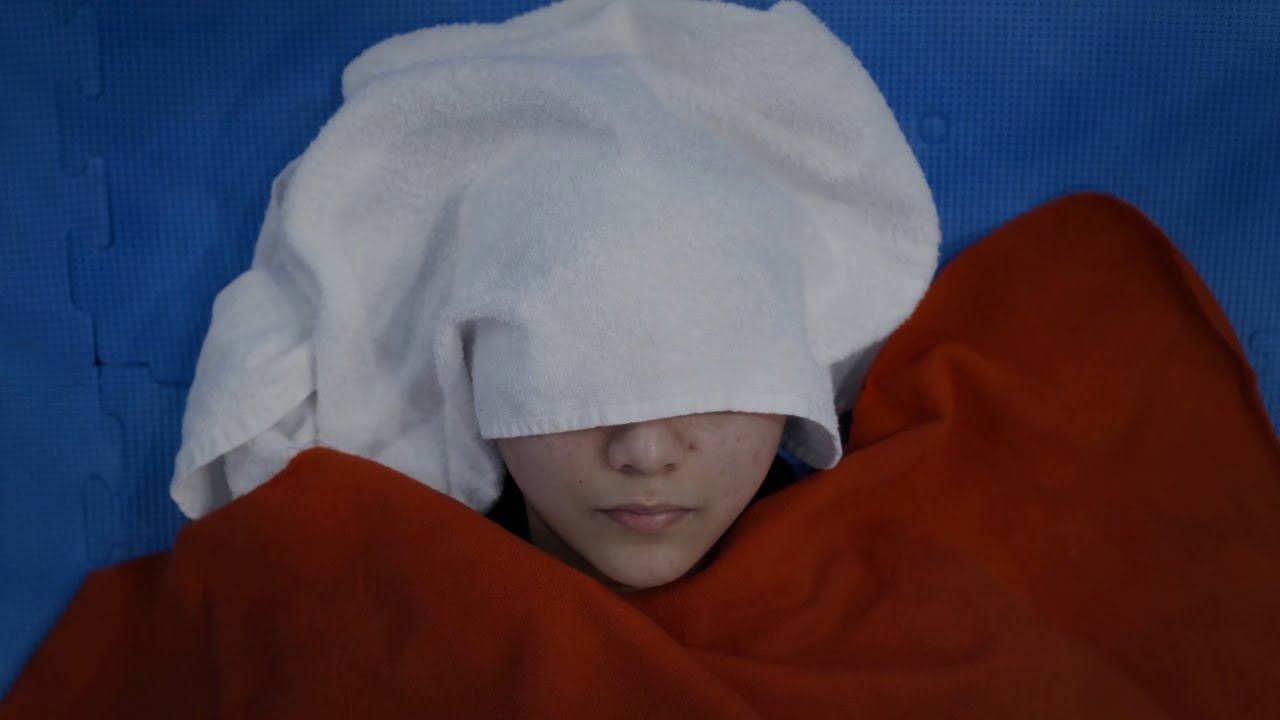 Crois Pas Qu'on Dort (Don't Think We're Sleeping) - image 1